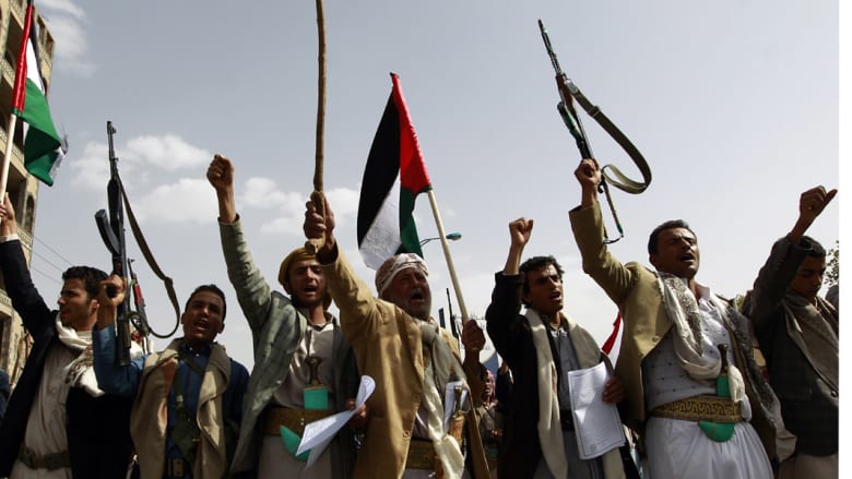 أنصار الحوثي يتظاهرون في يوم القدس بصنعاء أنصار الحوثي يتظاهرون في يوم القدس بصنعاء