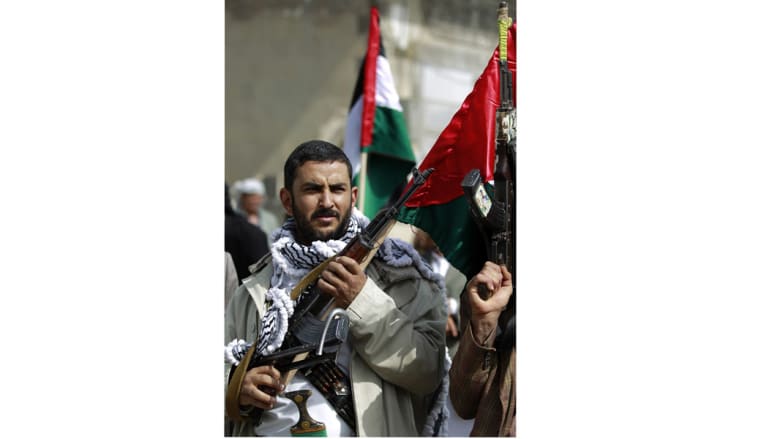 أنصار الحوثي يتظاهرون في يوم القدس بصنعاء أنصار الحوثي يتظاهرون في يوم القدس بصنعاء