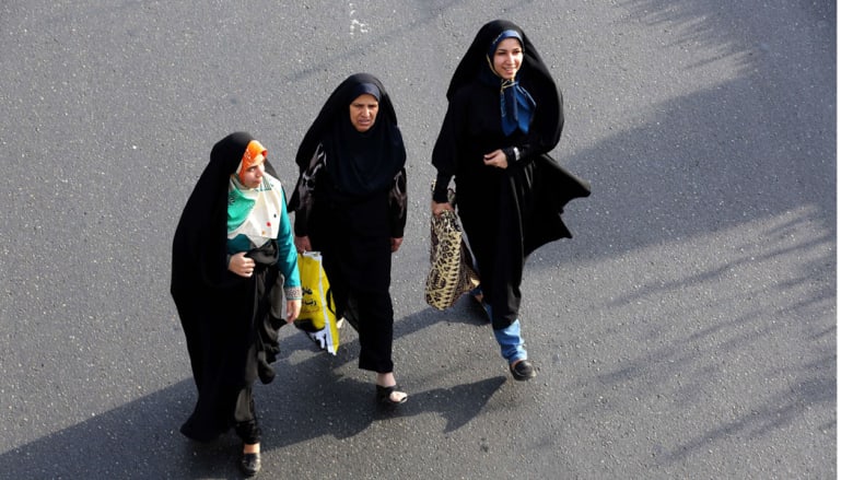 صلاة العيد في إيران حيث أعلن السبت أول أيام عيد الفطر 18 يوليو/ تموز 2015 صلاة العيد في إيران حيث أعلن السبت أول أيام عيد الفطر 18 يوليو/ تموز 2015