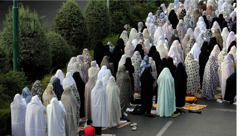 صلاة العيد في إيران حيث أعلن السبت أول أيام عيد الفطر 18 يوليو/ تموز 2015 صلاة العيد في إيران حيث أعلن السبت أول أيام عيد الفطر 18 يوليو/ تموز 2015