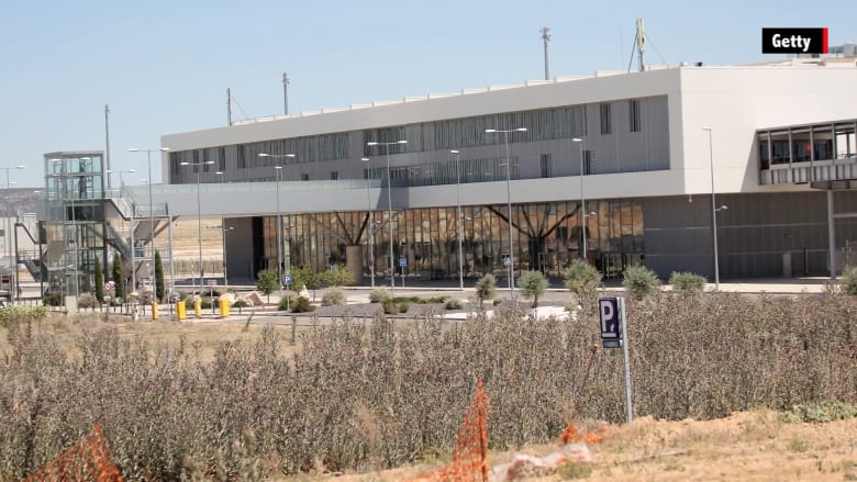 بالفيديو.. "مطار الأشباح" في اسبانيا .. تكلف الملايين وبيع بـ 11 ألف دولار فقط!