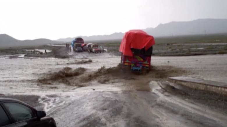 بالفيديو.. فيضانات تودي بحياة 12 شخصاً وتهدم المنازل في بلوشستان