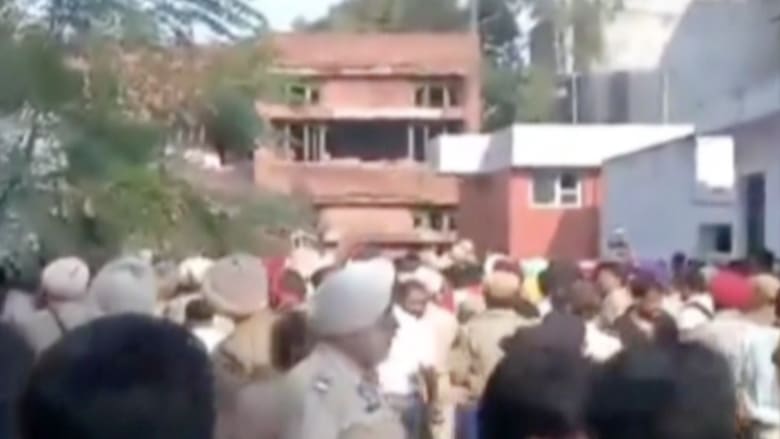 بالفيديو.. هجوم على مركز للشرطة بالهند يخلف 6 قتلى
