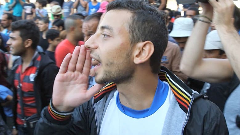 شاهد.. لاجئون من سوريا والعراق في المجر يناشدون "ميركل" لمساعدتهم