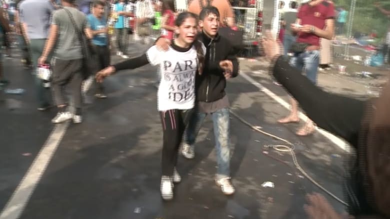 بالفيديو.. كاميرا CNN ترصد لحظات ألم عاشها السوريون خلال رحلتهم نحو أوروبا