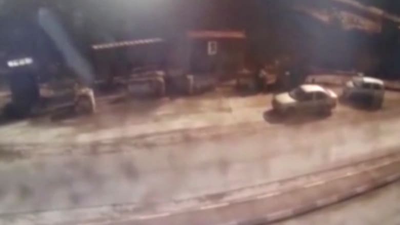 بالفيديو.. إصابة 3 إسرائيليين بـ"هجوم دهس" على حاجز أمني قرب نابلس