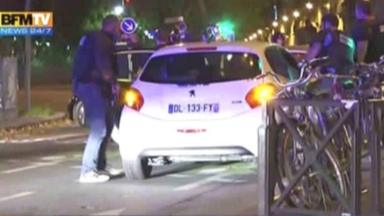 بالفيديو.. عشرات القتلى والجرحى في سلسلة هجمات وتفجيرات في باريس.. واحتجاز رهائن في قاعة عرض