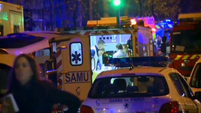 بالفيديو.. الشرطة الفرنسية تقتحم مسرح باتاكلان.. ومقتل أكثر من 100 رهينة 