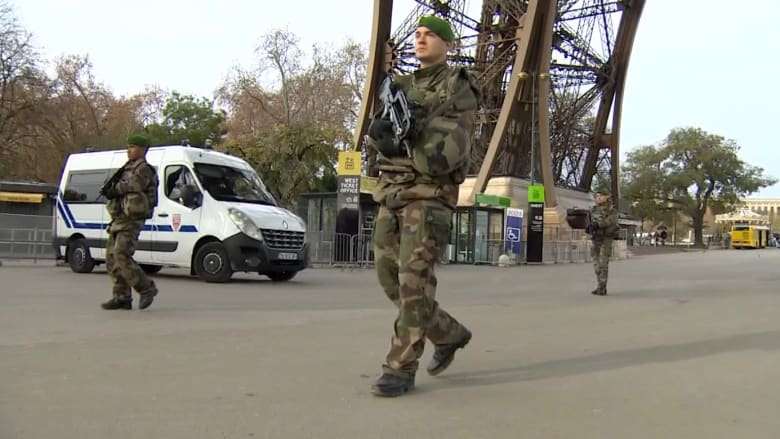 شاهد.. تعزيزات أمنية وانتشار للشرطة بعد هجمات باريس