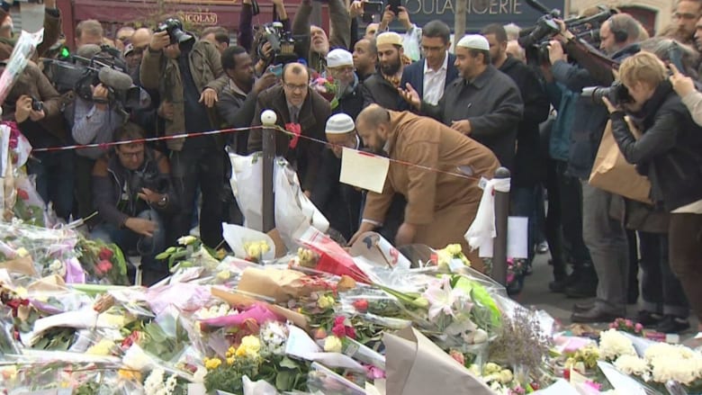 #ليس-باسمي: مسلمون فرنسيون يناقشون أسباب هجمات باريس.. وينددون بمن "يصادر دينهم"
