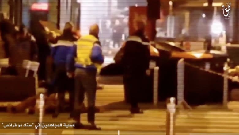 فيديو غامض نشره داعش لهجمات باريس.. هل كان أباعود يقف قرب رجال الشرطة؟
