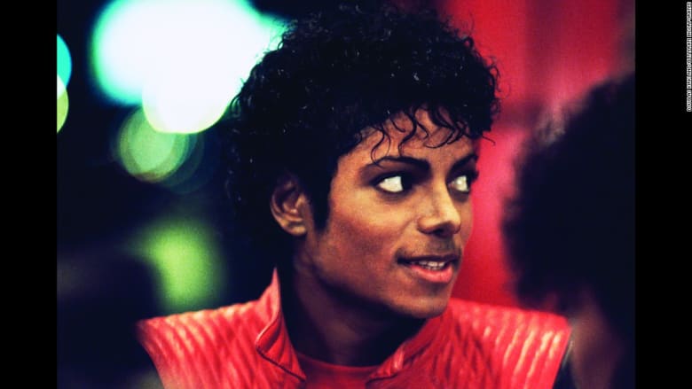 هذا هو مايكل جاكسون.. صور نادرة توثق تصوير أغنية "Thriller" وراء الكواليس هذا هو مايكل جاكسون.. صور نادرة توثق تصوير أغنية "Thriller" وراء الكواليس