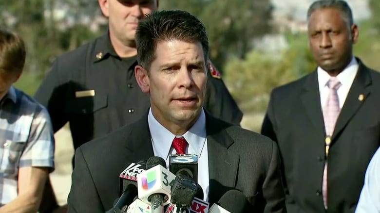 مساعد مدير مكتب FBI: لا نعرف بعد ما إذا كان إطلاق النار بكاليفورنيا ناجماً عن عمل إرهابي