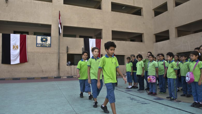 كيف سيتمكن التعليم المصري من مواجهة التحديات واستيعاب الأعداد المتزايدة من الخريجين؟