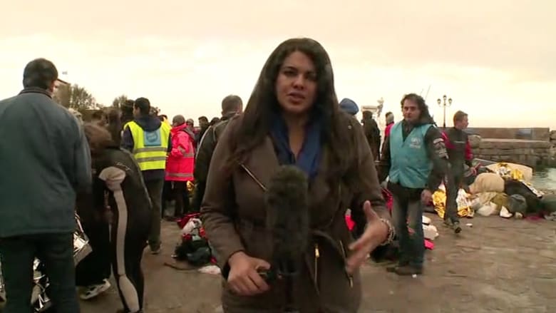 كاميرا CNN تشهد محنة اللاجئين باليونان.. أطفال يبكون من البرد القارس