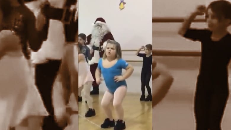 شاهد.. طفلة تسرق الأضواء بعد رقصة مثيرة للإعجاب مع بابا نويل