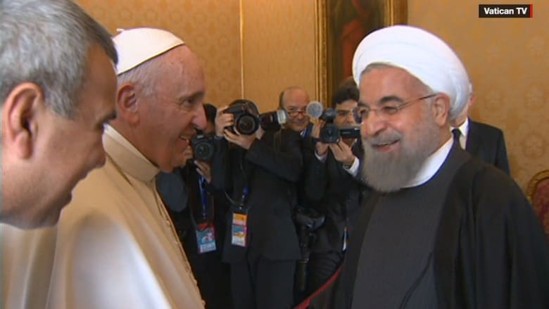 بالفيديو: روحاني يلتقي البابا فرانسيس في الفاتيكان.. وصفقات استثمارية لبلاده بأكثر من 18 مليار دولار