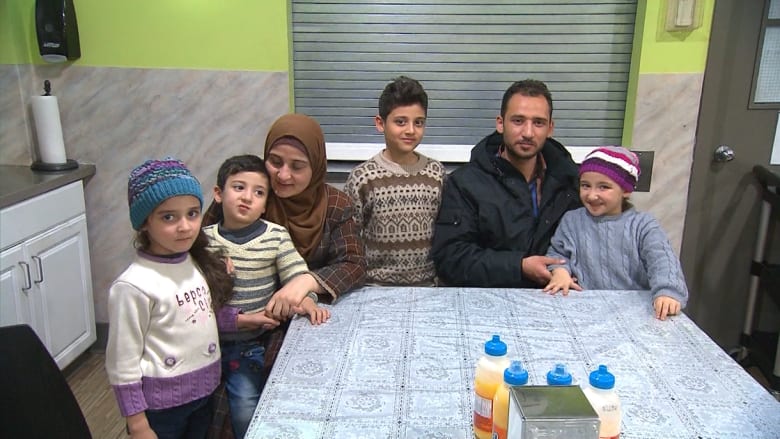 بالفيديو.. اللاجئون السوريون في كندا: نشتاق إلى سوريا ولكننا سعداء جداً هنا