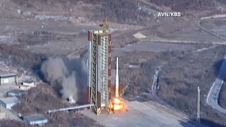 شاهد.. كوريا الشمالية تنشر مقاطع جديدة تظهر لحظة إطلاق صاروخ بعيد المدى