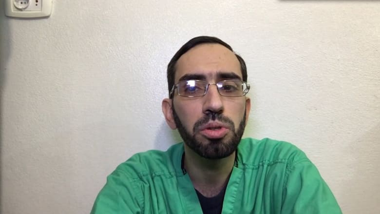 طبيب من حلب لـCNN : الغارات تستهدف المدنيين ومستشفيات الولادة وطرق الإغاثة