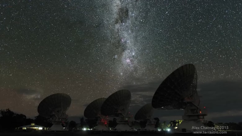 علماء فلك يكتشفون مصدر ضوء فضائي غامض.. مجرة على بعد 6 مليارات سنة ضوئية