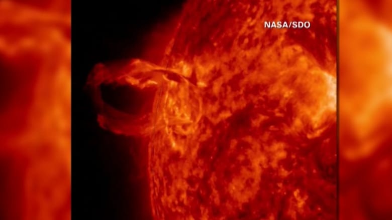 شاهد: "ناسا" تنشر فيديو لفورة شمسية تمتصها الشمس مجددا