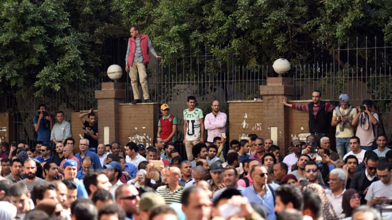 بالصور.. مظاهرات "الأرض هي العرض" في مصر بمشاركة الإخوان و6 أبريل بالصور.. مظاهرات "الأرض هي العرض" في مصر بمشاركة الإخوان و6 أبريل