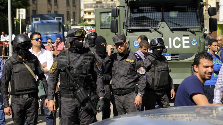 بالصور.. مظاهرات "الأرض هي العرض" في مصر بمشاركة الإخوان و6 أبريل بالصور.. مظاهرات "الأرض هي العرض" في مصر بمشاركة الإخوان و6 أبريل