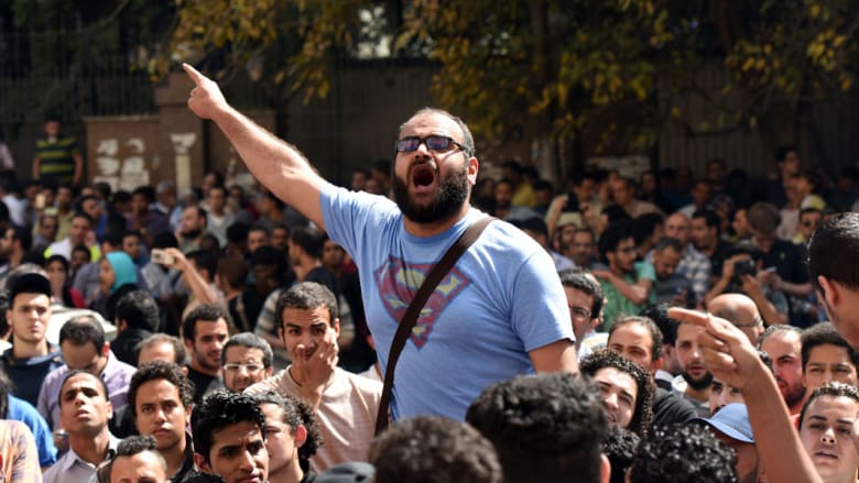 بالصور.. مظاهرات "الأرض هي العرض" في مصر بمشاركة الإخوان و6 أبريل بالصور.. مظاهرات "الأرض هي العرض" في مصر بمشاركة الإخوان و6 أبريل