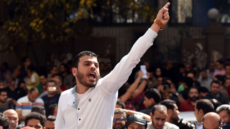 بالصور.. مظاهرات "الأرض هي العرض" في مصر بمشاركة الإخوان و6 أبريل بالصور.. مظاهرات "الأرض هي العرض" في مصر بمشاركة الإخوان و6 أبريل