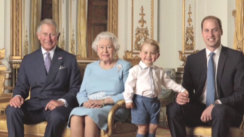 بالفيديو: بريطانيا تحتفل بعيد ميلاد الملكة إليزابيث الـ 90