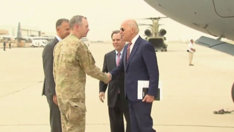 بالفيديو: نائب الرئيس الأمريكي يصل العراق في زيارة مفاجئة