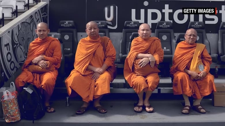 بالفيديو: ما سر نجاح نادي ليستر سيتي الانجليزي؟ هل هم رهبان من تايلاند