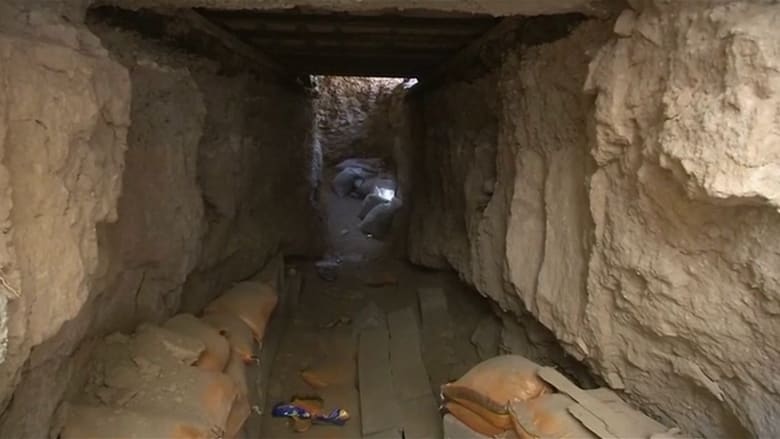 شاهد: اكتشاف الحشد الشعبي خنادق لـ"داعش" تحت الأرض قرب الفلوجة 