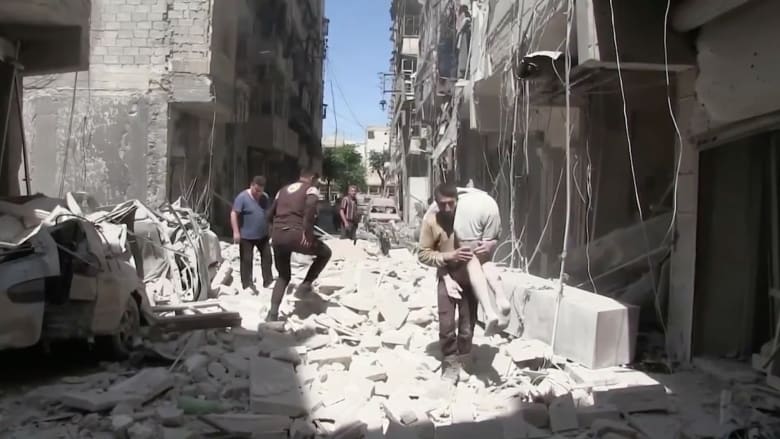 بالفيديو: المشاهد الأولية بعد غارات جوية على أحياء بحلب