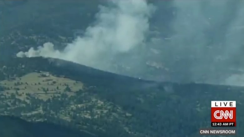بالفيديو: اندلاع حريق بغابة في كولورادو الأمريكية بسبب تخييم رجلين