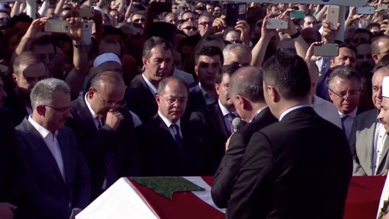 شاهد.. أردوغان يبكي خلال تشييع ضحايا محاولة الانقلاب