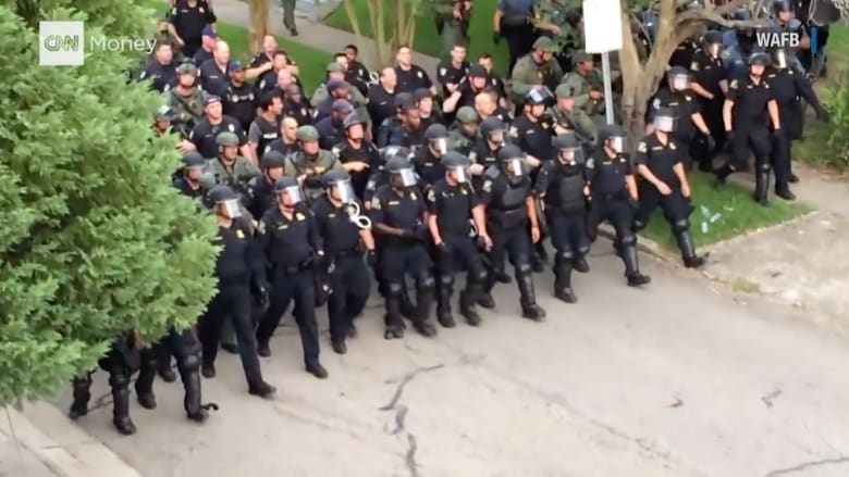 بالفيديو: كيف اختلف مظهر الشرطة الأمريكية مع الوقت