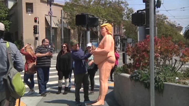 تمثال دونالد ترامب "العاري" يجذب السكان والسياح بأمريكا