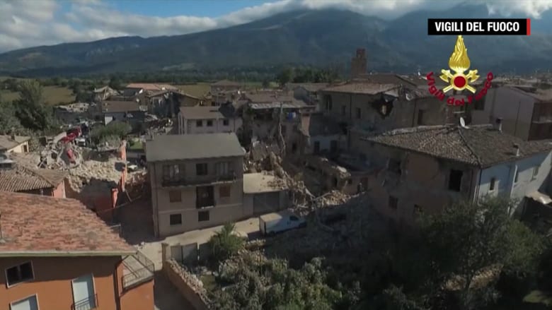ارتفاع أعداد قتلى وجرحى زلزال إيطاليا إلى المئات.. ويُسارع عمال الإنقاذ للعثور على ناجين