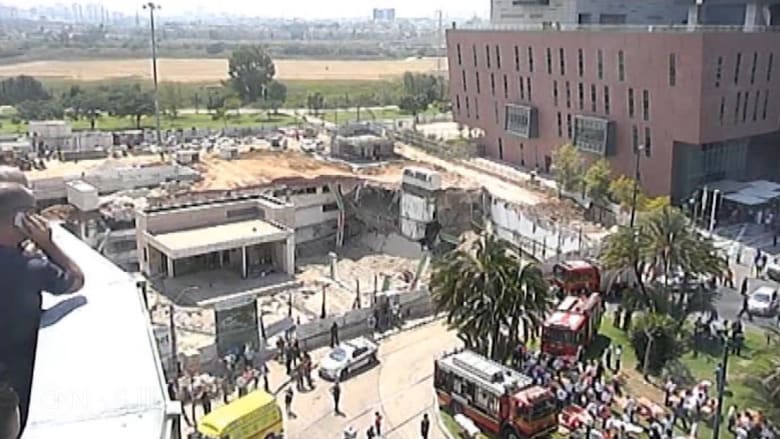 مقتل شخص وفقدان آخرين بعد انهيار مبنى في تل أبيب