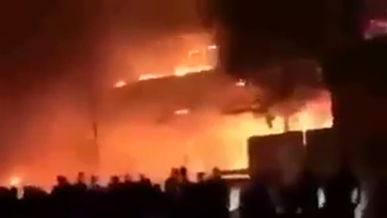 العراق: قتلى وجرحى إثر تفجير سيارة مفخخة بحي الكرادة.. وداعش يزعم المسؤولية