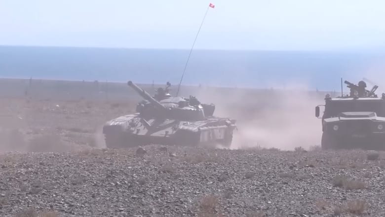 مناورات عسكرية بين الجيشين الروسي والصيني في قرغيزستان  