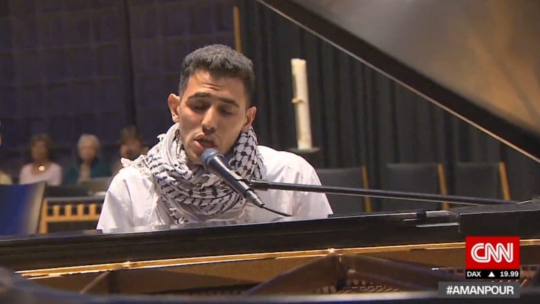 من عازف بيانو بين الأنقاض في اليرموك إلى أضواء الشهرة في ألمانيا