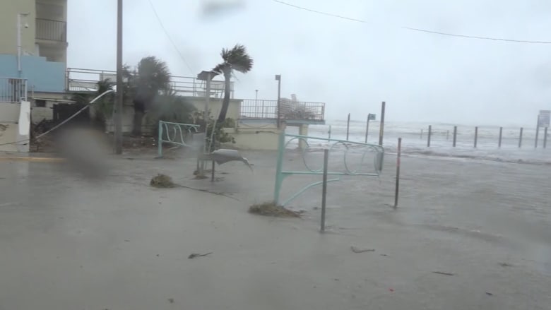 الإعصار "ماثيو" يسفر عن مئات القتلى في هايتي ويضرب فلوريدا 
