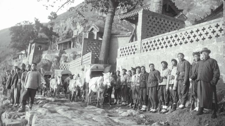 صور نادرة التقطتها عيون المسافرين إلى آسيا على مدى 500 عام صور نادرة التقطتها عيون المسافرين إلى آسيا على مدى 500 عام