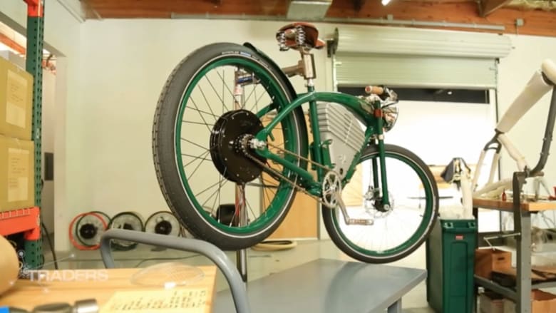 دراجة كهربائية للمستقبل بتصميم من الماضي