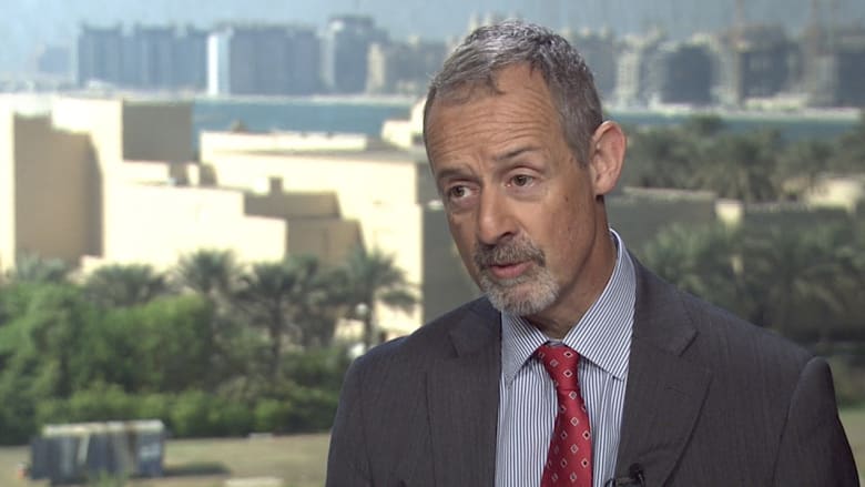السفير البريطاني في اليمن: أرى مؤشرات متعددة على انقسامات بين الحوثيين وصالح  