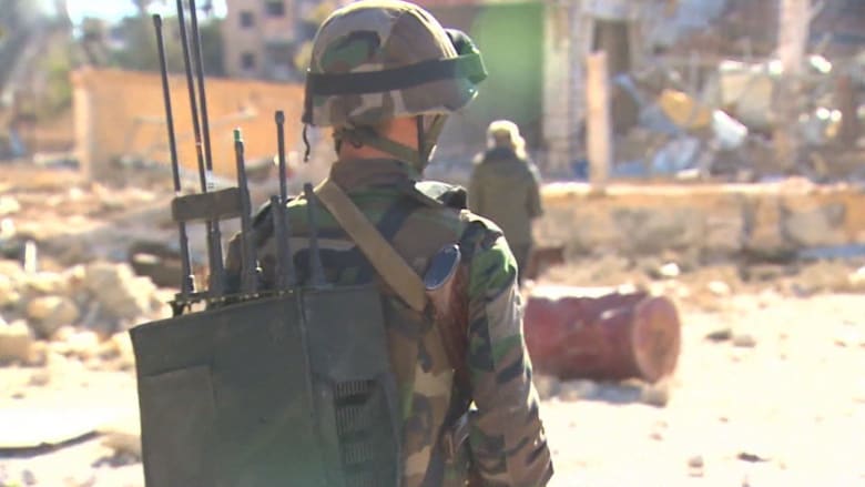 بين النظام والمعارضة.. عدسة CNN على خط الجبهة في حلب