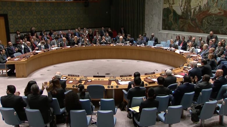 تصفيق حار لحظة إعلان الموافقة على قرار ضد الاستيطان الإسرائيلي في مجلس الأمن
